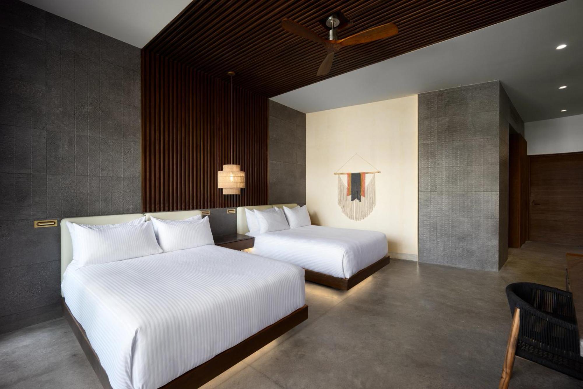 Junior Suite Swim Out Double Beds